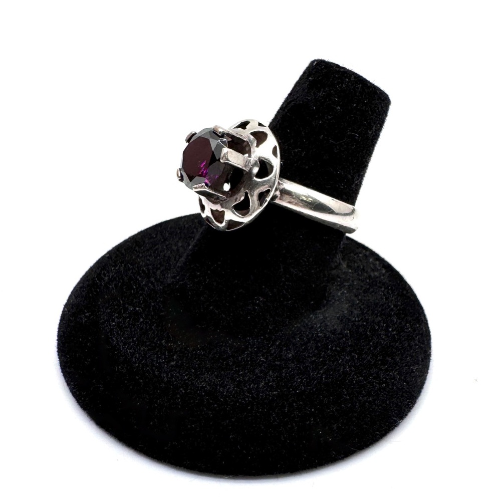 Vintage Taxco Sterling Silver and Amethyst Ring Size 6 3/4 - Picture 2 of 16